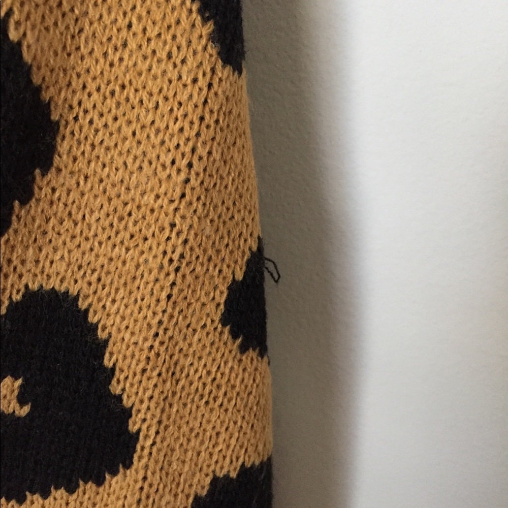Sweater - Picture 4 of 5